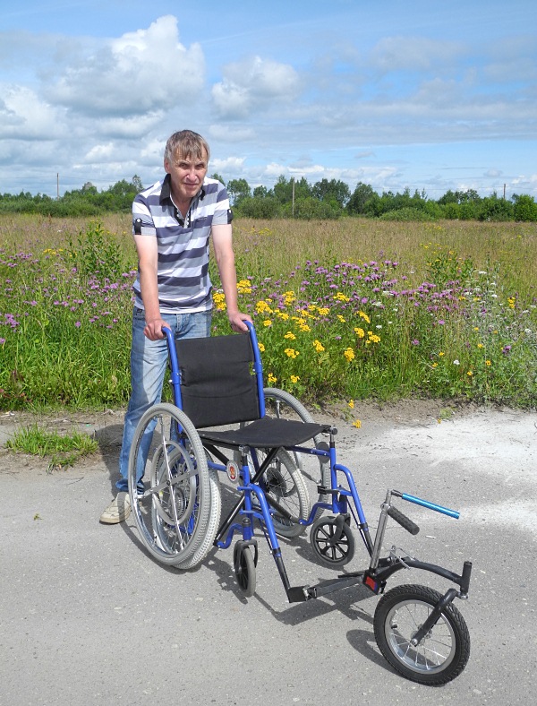 Фото 2. Инвалидная коляска Сергея Лукьянова с приводящим двухскоростным ободом и быстросъемным фривилом.