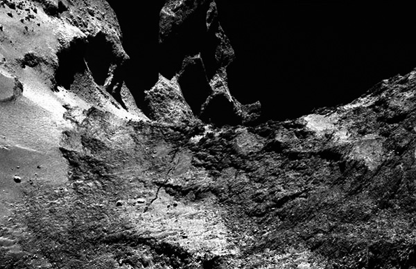 Фото 1. Трещина на шейке кометы.
