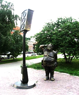Памятник светофору в Новосибирске.